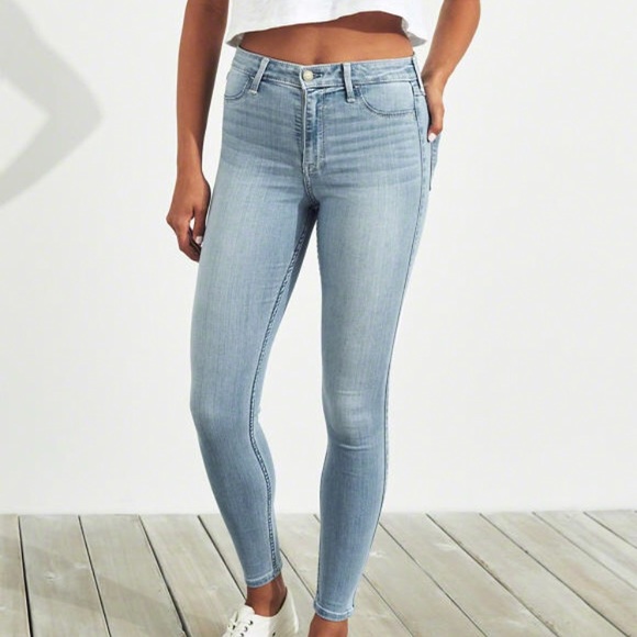 Hollister Denim - Hollister light-shaded gradient jeans!!